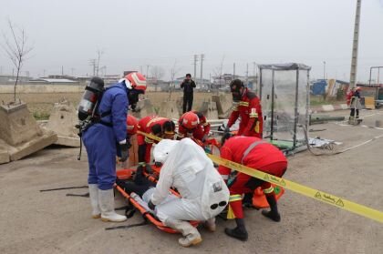 برگزاری مانور مقابله با نشت مواد شیمیایی در ایستگاه شماره ۴ آتش‌نشانی منطقه ۱۲