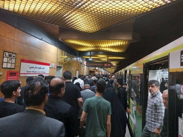 جابجایی بیش از ۳۰۰ هزار مسافر در سالروز ارتحال امام (ره) با مترو