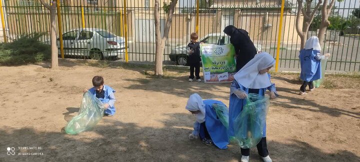 پاکسازی بوستان‌های جنگلی از زباله‌های زیست محیطی در منطقه ۱۹