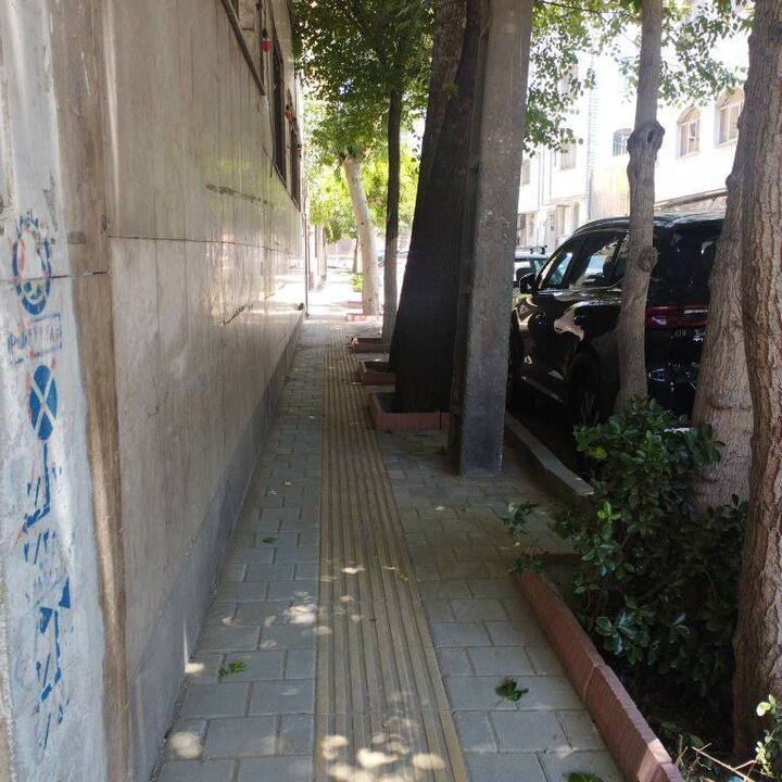 بهسازی پیاده‌رو و نهر خیابان عدالتخواه در محور ۱۵ خرداد