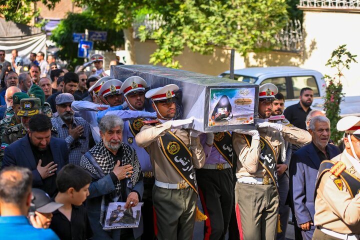 پیکر همسر شهید سپهبد علی صیاد شیرازی در منطقه یک تشییع شد