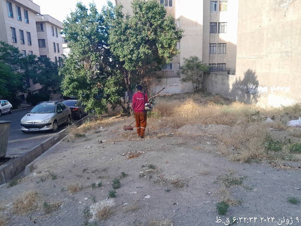 زمینهای بایر محله سوهانک پاکسازی شد