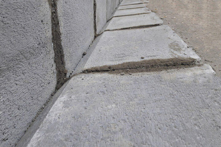 مرمت و نوسازی جدول معابر در شهرک شهید باقری منطقه ۲۲