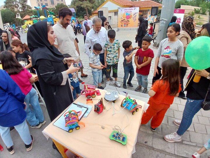برگزاری جشنواره بازی و کودک در محله دوستدار کودک منطقه۱۳