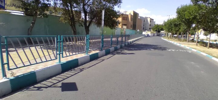 افزایش زیبایی بصری خیابان شهید زلفی منطقه ۱۹ با رنگ ‌آمیزی جداره‌ها و المان‌های شهری
