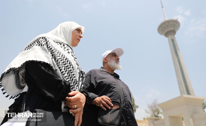 بازدید بیش از ۱۰۰ خانواده شهدای غزه از برج میلاد