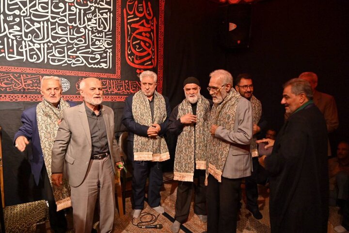 آیین سیاهپوشان محرم در امامزاده اسماعیل (ع) برپا شد