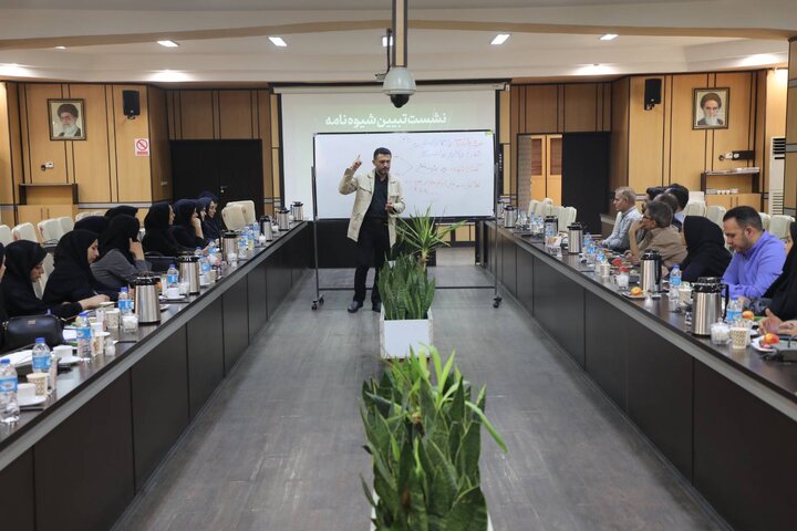 بررسی و تبیین طرح های ابلاغی آموزش‌های شهروندی منطقه۸ 