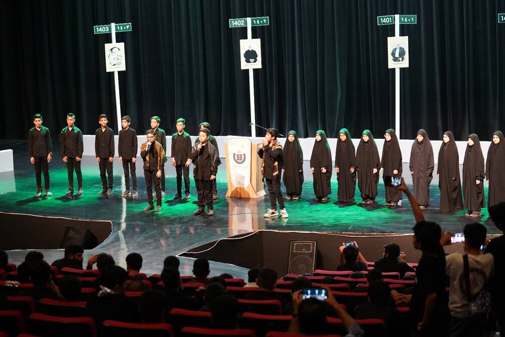 ثبت صحنههای ماندگار از دلدادگی نوجوانان تهرانی به آلالله/ رویداد رسم خادمی در پردیس تئاتر تهران برگزار شد