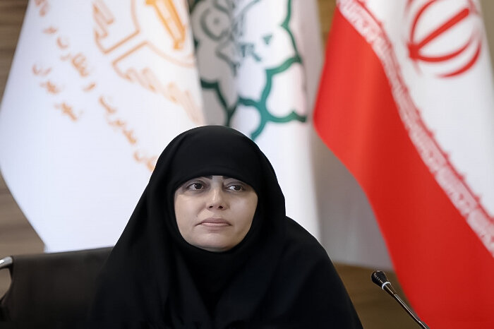 تاکسی‌های ون در مرز مهران آماده خدمت‌رسانی به زائرین اربعین حسینی است 