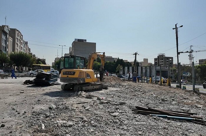 جمع آوری حصار کارگاه مترو میدان کتاب