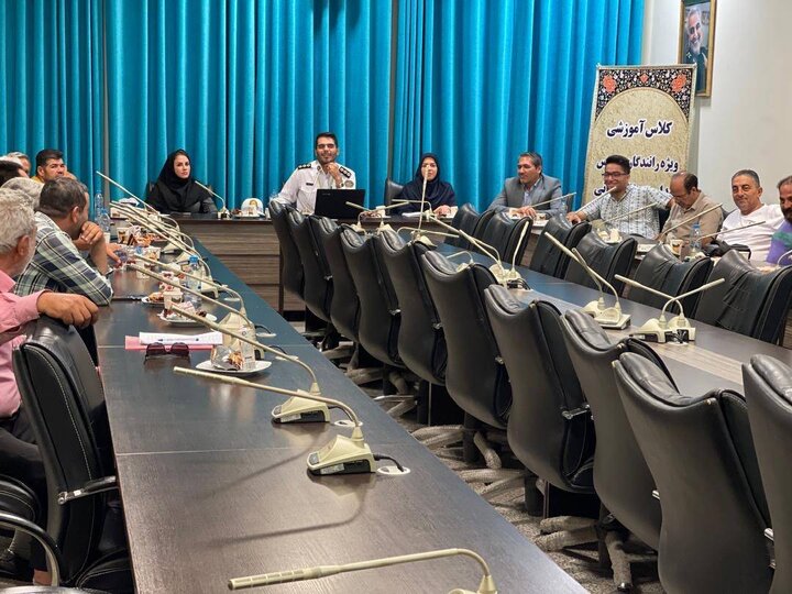 تاکسیرانان و اتوبوسرانان منطقه ۲۲ به استقبال مهر می‌روند