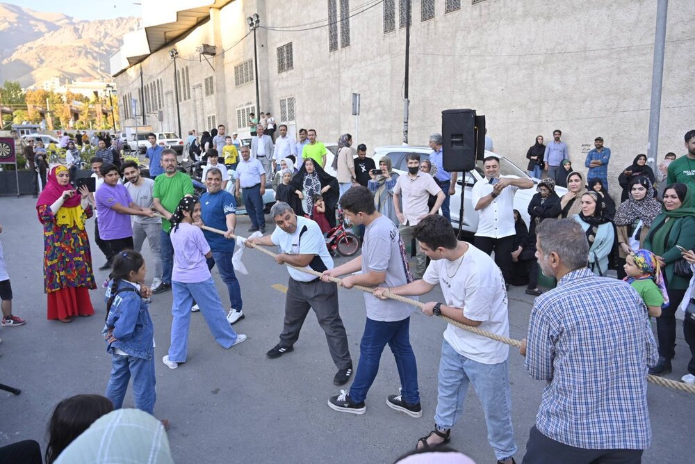 تنفس یک خیابان در روز بدون خودرو با اجرای برنامههای آموزشی و ورزشی