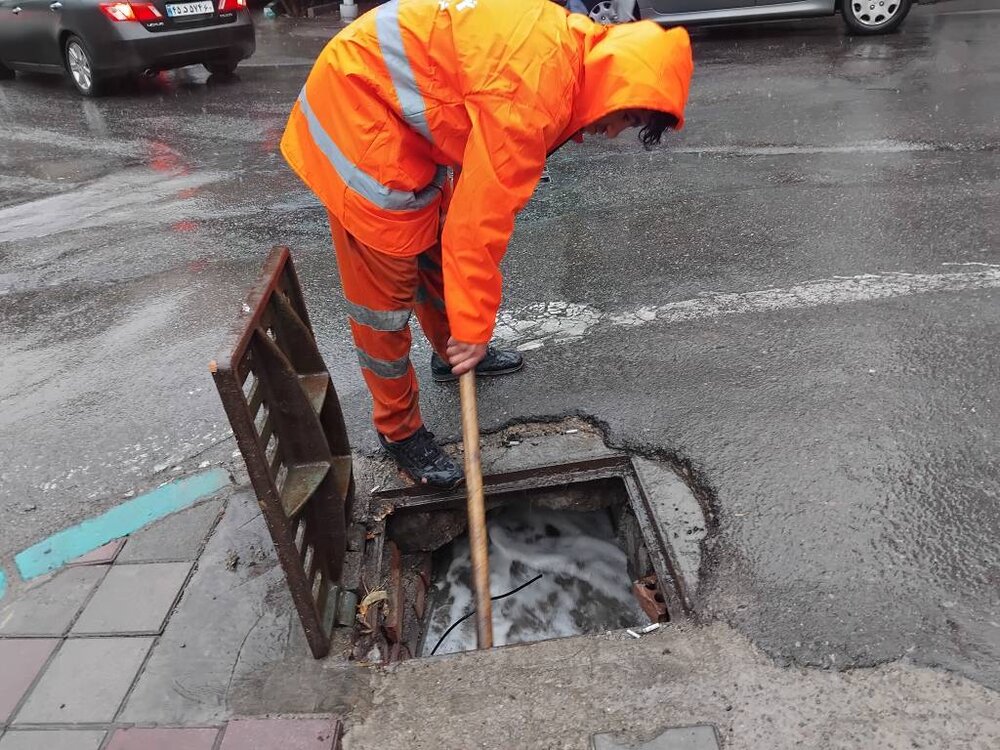 کنترل وضعیت بیش از ۲۰۰ حوضچه رسوبگیر و تله زبالهگیر در انهار