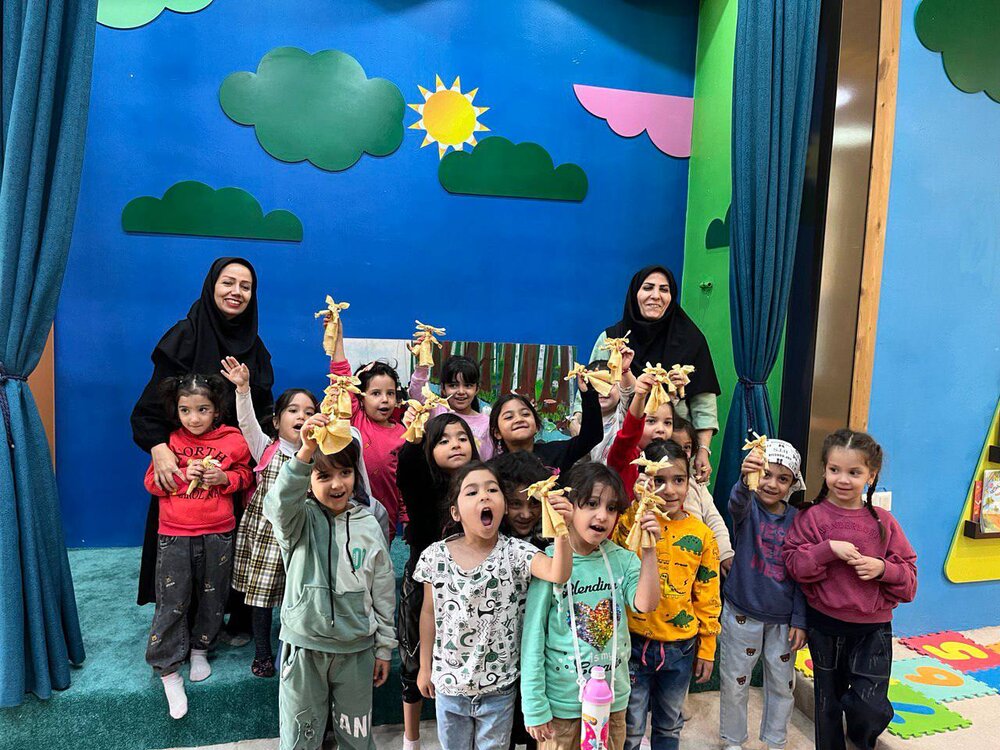اجرای برنامههای شاد کودکانه در مجموعه فرهنگی تاریخی نیاوران