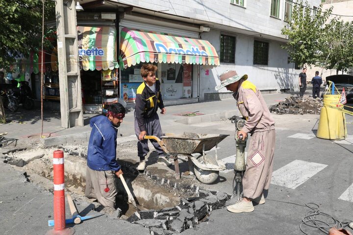 رفع مشکل آبگرفتگی ضلع شرقی و غربی خیابان صدوقی در منطقه ۲۱ 