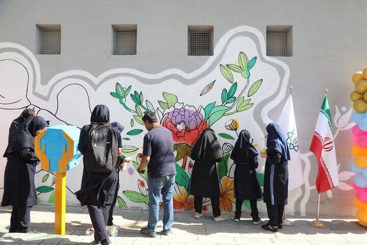 نقش ۶۰ هزار متر مربع دیوارنگاری نقش مهر بر دیوارهای مدارس پایتخت 
