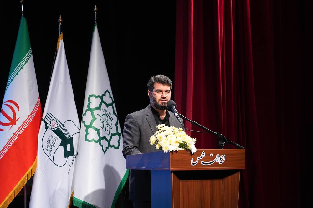 برگزاری اولین همایش سراسری مداحان حماسهخوان در تهران/ از شاعران و مداحان برگزیده تقدیر شد