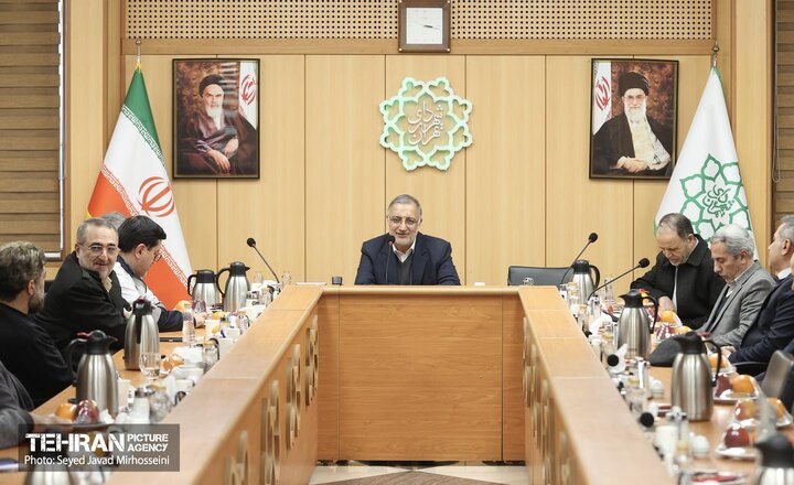 نشست هم‌اندیشی شهردار تهران با جمعی از ادوار بسیج دانشجویی کشور