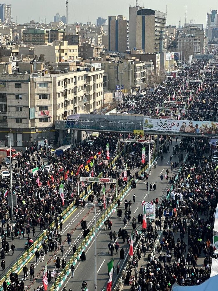 مسئولان باید بیش از پیش همدل و همراه مردم باشند
مردم خدمتگزار در دسترس میخواهند