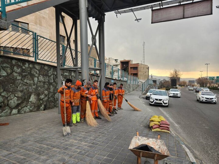 طرح گسترده جهادی نگهداشت در معابر بزرگراهی و اصلی منطقه یک اجرا شد