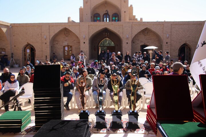 پایان ماراتن مسیه ۱۴۰۳ در کاروانسرای مشجری انارک با معرفی برندگان