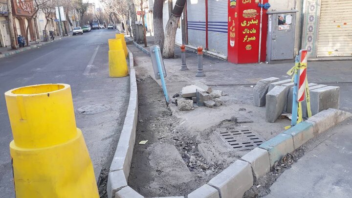 اجرای عملیات اصلاح هندسی در تقاطع خیابان‌های ایران و گل‌محمدی در منطقه ۱۲