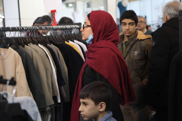 استقبال بیش از ۵۰ هزار بازدیدکننده از روزهای نخستین نمایشگاه «زنان و تولید ملی»