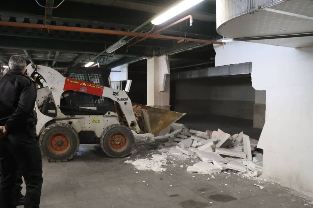 کشف مواد اشتعالزا و مشروبات الکلی از پارکینگ ولیعصر(عج)