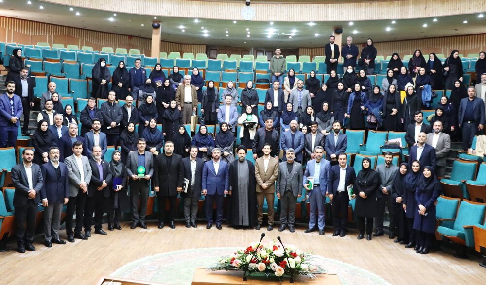 برگزاری نشست اختتامیه نظام مدیریت محیط زیست مناطق ۲۲ گانه تهران و تقدیر از مناطق برتر