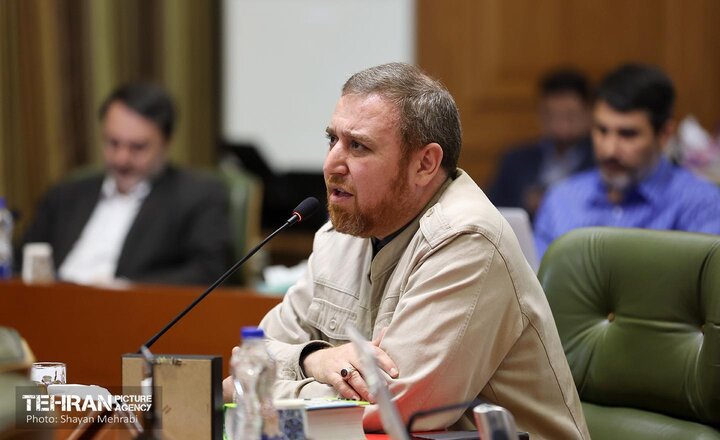  تقدیر اقراریان از شهرداری تهران برای حل مشکلات مردم/ پروژه مترو در پایانه شرق آغاز شده است