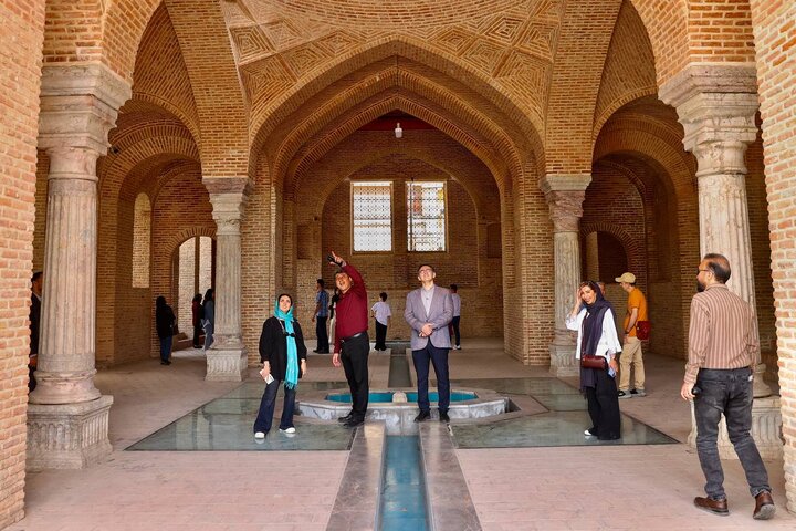 بازدید معماران از مجموعه تاریخی اتحادیه و پروژه بازآفرینی ساختمان بلدیه