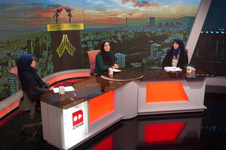 پاسخگویی شهردار منطقه ۸ تهران به مطالبات شهروندان در برنامه اینترنتی "تریبون آزاد شهری"