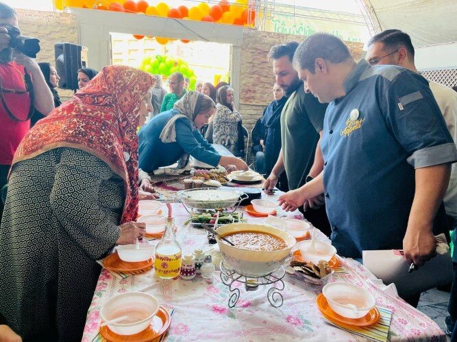 جشنواره «آشپزخانه سلامت» در میدان هفت‌تیر برگزار شد/ رقابت صد غذای سالم با هدف ترویج تغذیه سلامت‌محور