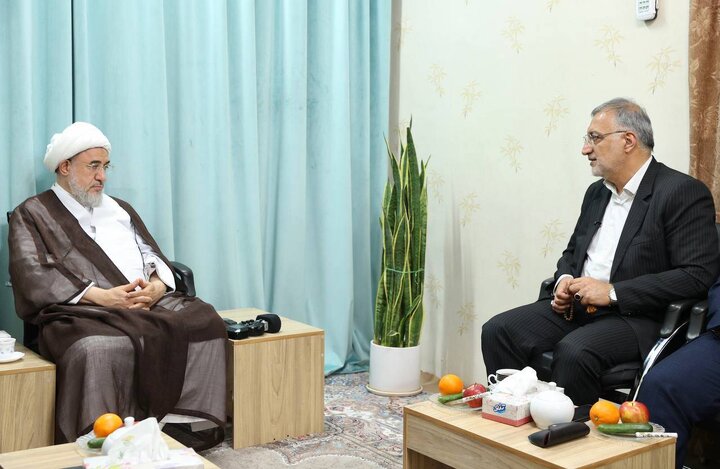 زاکانی: در معماری ساختمان‌ها به دنبال ترویج معماری ایرانی-اسلامی هستیم/ آیت‌الله اراکی: خدمات شهردار تهران بر کسی پوشیده نیست