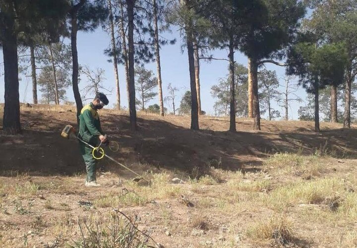 آغاز عملیات پیشگیرانه برای جلوگیری از آتش‌سوزی در بوستان جنگلی سرخه‌حصار