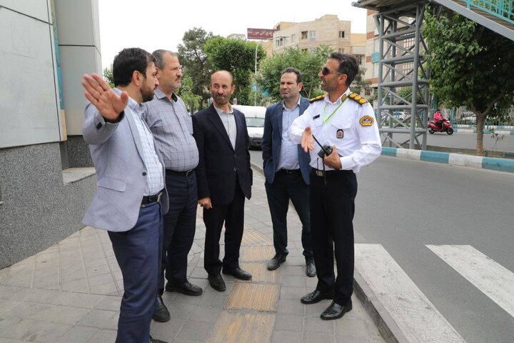 همکاری سه‌جانبه شهرداری، پلیس راهور و فروشگاه زنجیره‌ای برای کاهش بار ترافیکی در منطقه ۱۳