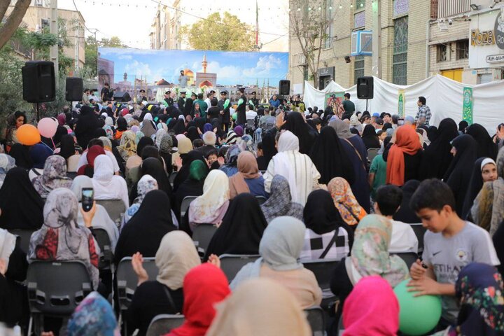 جشن مردمی میلاد امام رضا (ع) با شکوه خاصی در شرق تهران برگزار شد