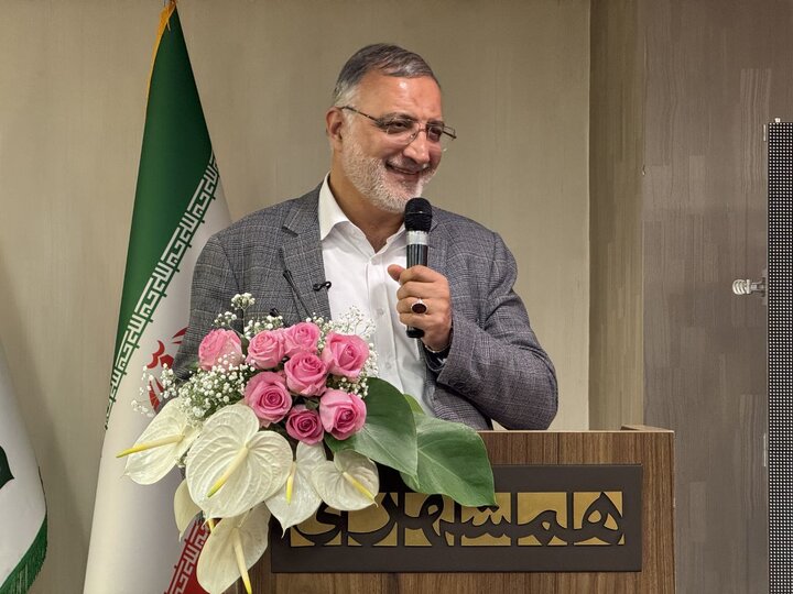 مدیران  بدانند در اتاق شیشه‌ای نشسته‌اند و باید پاسخگو باشند