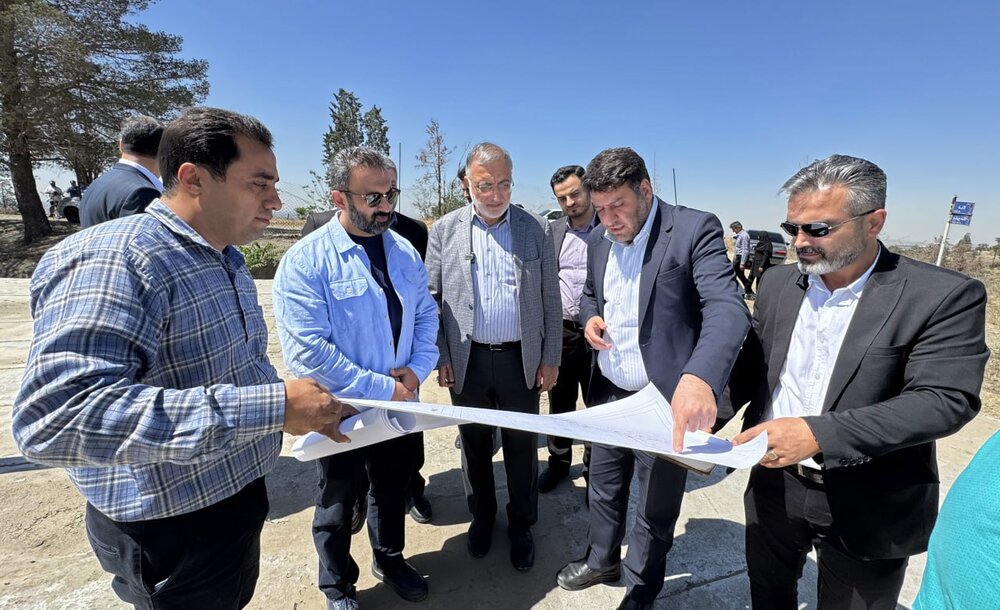 بررسی آخرین وضعیت ظرفیتهای گردشگری منطقه ۲۲ با حضور شهردار تهران