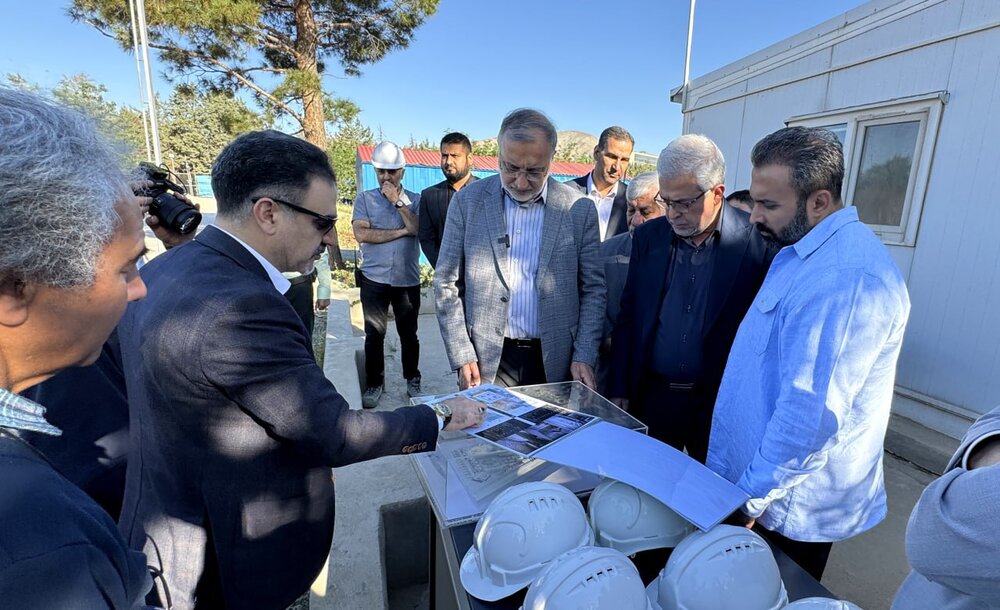 بررسی آخرین وضعیت ظرفیتهای گردشگری منطقه ۲۲ با حضور شهردار تهران