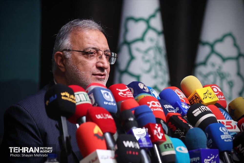 پرچم‌های خونخواهی زائران اربعین نشان‌دهنده مقابله با جریان ظلم بزرگ در عالم است