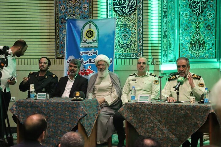 رسیدگی به بیش از ۱۱۰ پرونده شهری در میزخدمت مسجدمحور منطقه ۴