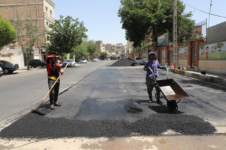 اجرای عملیات آسفالت‌ریزی‌ بیش از ۱۰۰۰ تن در منطقه ۱۹ طی اردیبهشت‌ماه سال جاری