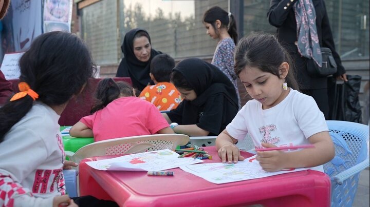 برپایی پنج غرفه مادر و کودک تا انجام دیوار نگاره جوانی جمعیت در منطقه یک