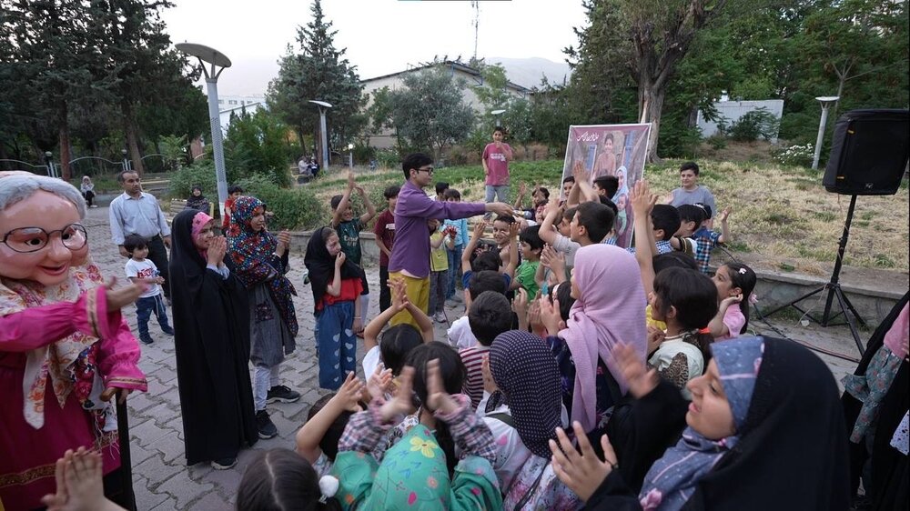 برپایی پنج غرفه مادر و کودک تا انجام دیوار نگاره جوانی جمعیت در منطقه یک