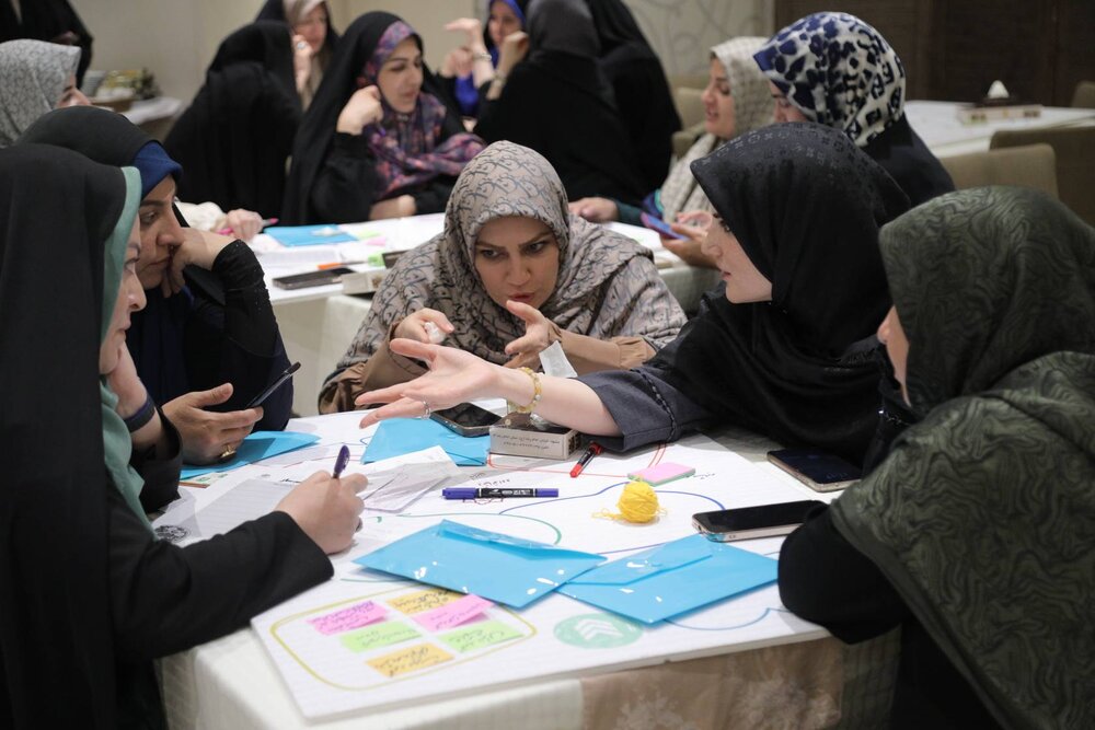 رویداد طراحی پروژههای زنان و خانواده با حضور مدیران ارشد مرکز زنان و خانواده در مشهد برگزار شد