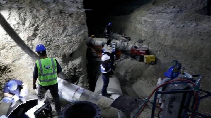 مهم‌ترین مانع اجرای پروژه عمرانی میدان فتح برطرف شد/ جابجایی لوله‌های آب پیش نیاز رفع لوله‌های گاز به عنوان آخرین معارض بودند 