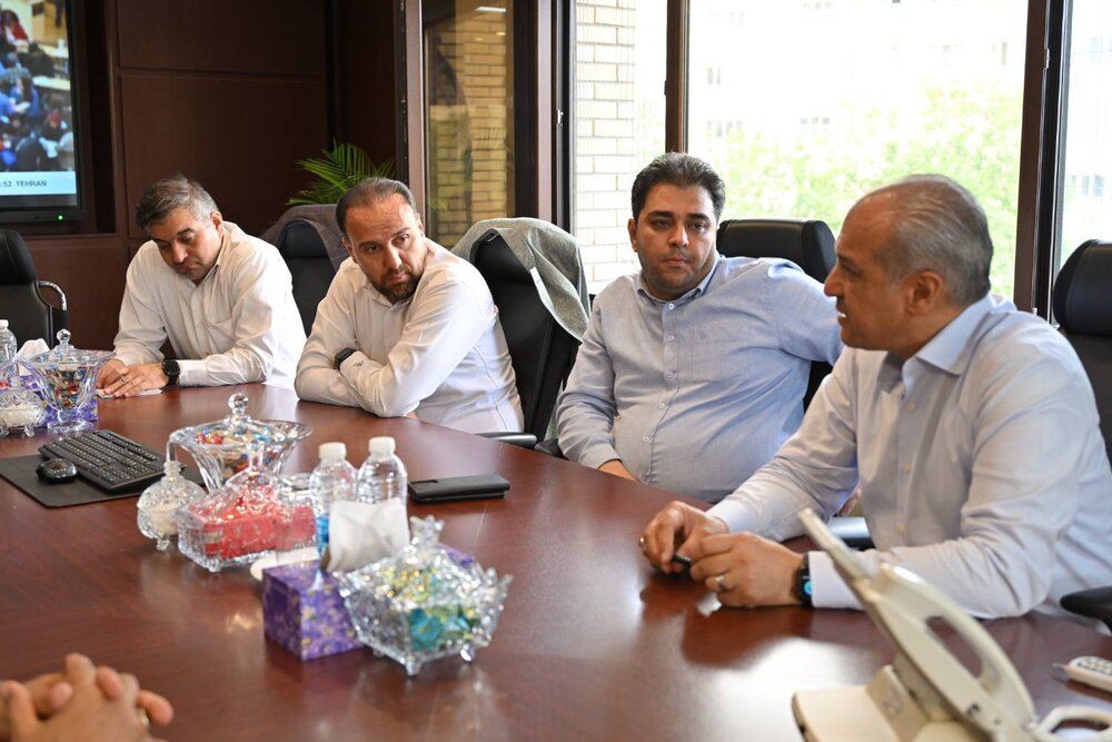 نوسازی ناوگان تاکسیرانی و اتوبوسرانی شمیران در دستور کار دو سازمان قرار گرفت