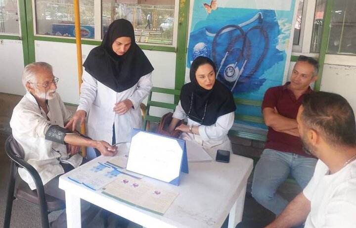 برپایی ایستگاه سلامت در محلات منطقه ۲۲ همزمان با هفته بدون دخانیات